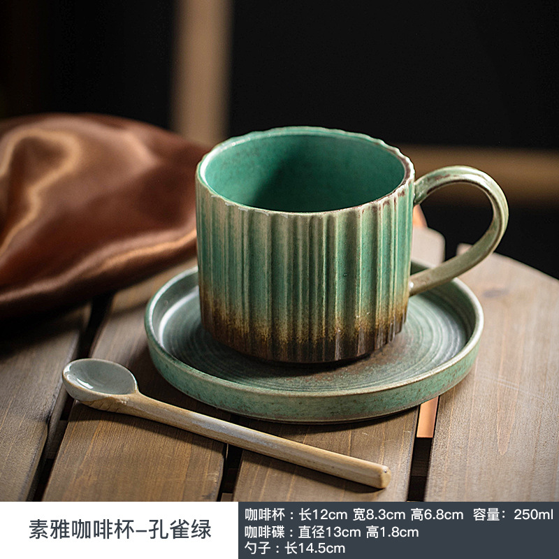 Japanese Pottery - Zestaw szorstkiej ceramiki i spodków Ręcznie
